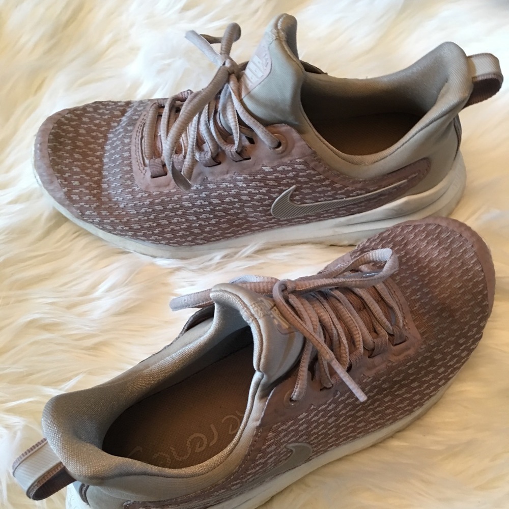 👟 Nike Women’s Renew Rival Running Shoe Size 7